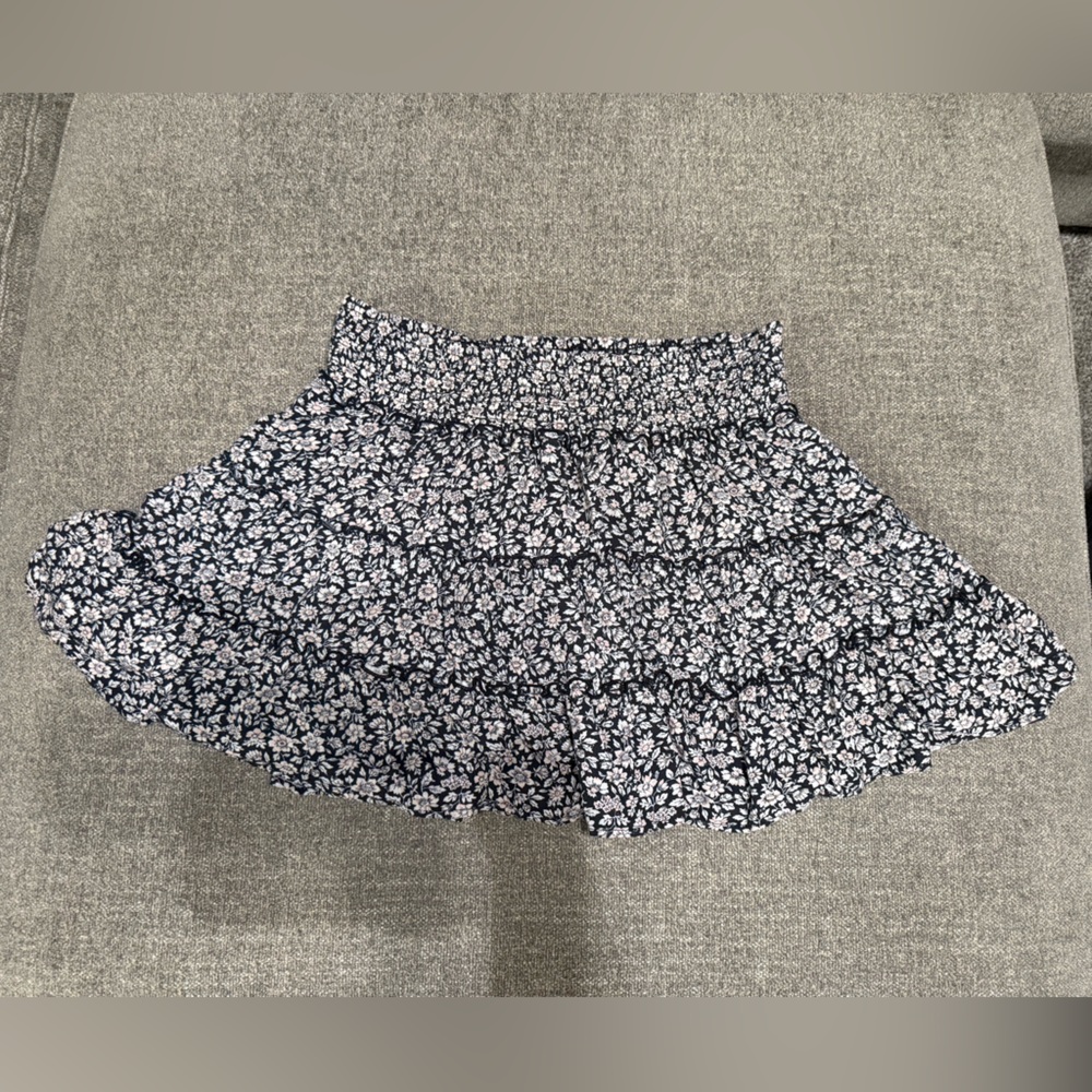 American Eagle Outfitters Black and White Floral Mini Skirt